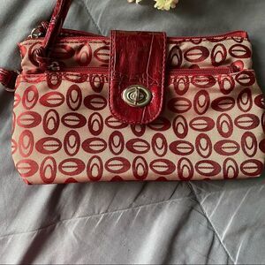 Chateau burgundy/tan wristlet, 